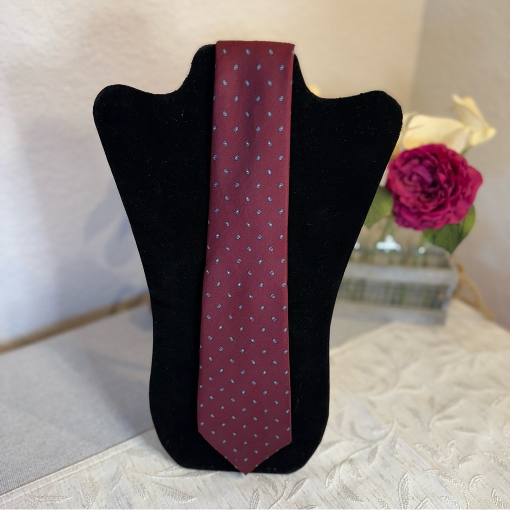 Austin Reed All Silk 1980’s Power Tie. Burgundy foulard pattern. Made in‎ Italy